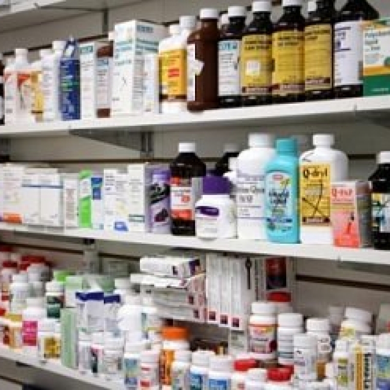 kálium-cianid, Nembutal, opioidok, Farxiga, Botox, Fentanil, Kokain, Trazadon, Metadon, Consentyx penek, Naproxen, Viagra, Otezla, Mefedron, Tramadol, Biskorycin Ofcipene, Ciplox